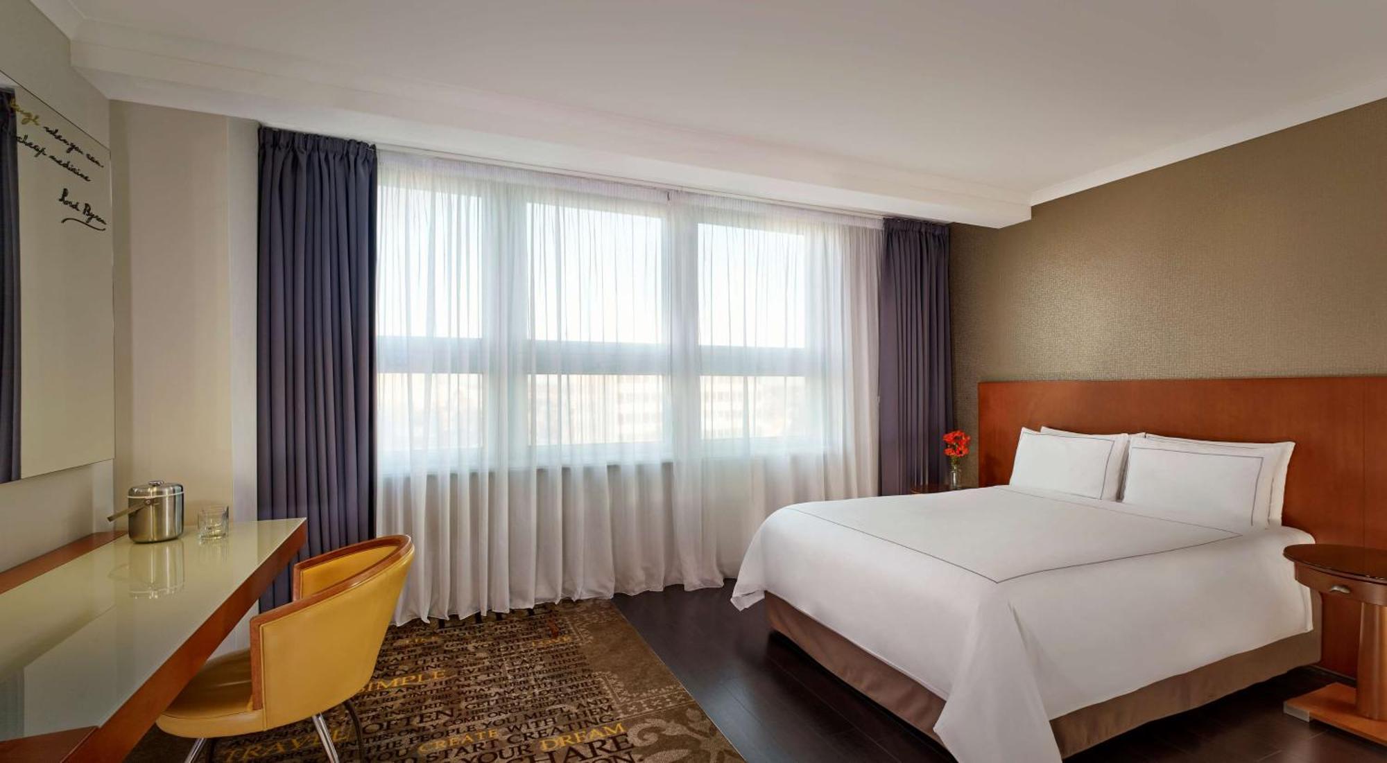 Hotel Park Plaza 4*