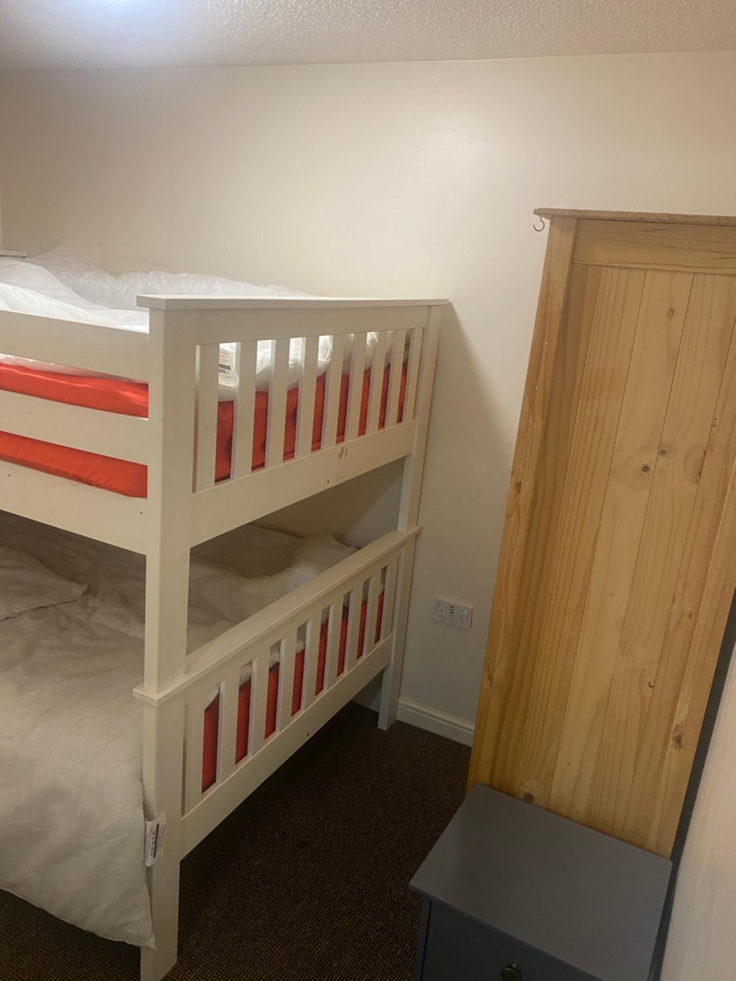 Whole House 3bedroom New Build 36 Holiday home *
