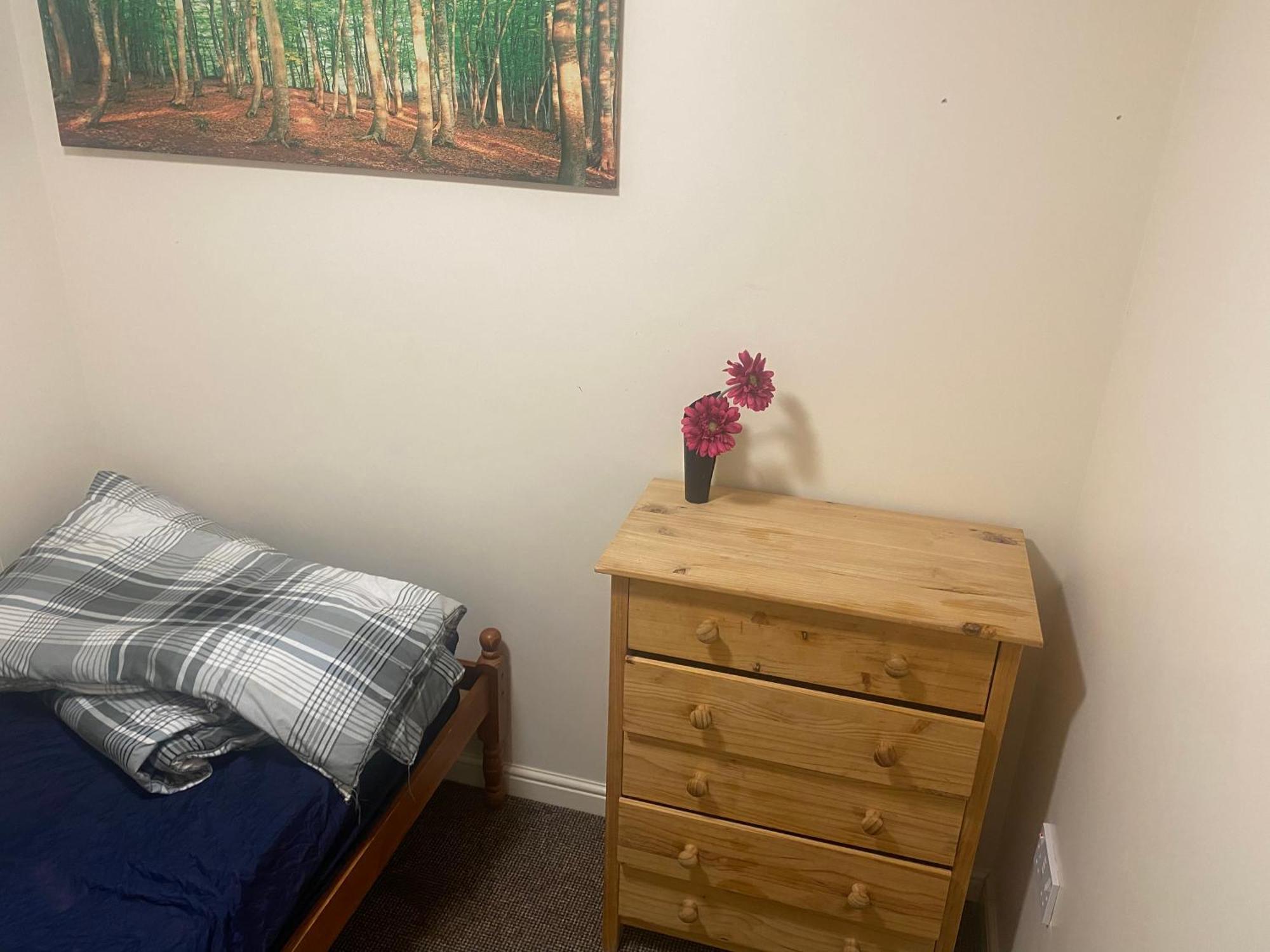 Whole House 3bedroom New Build 36 Holiday home Nottingham
