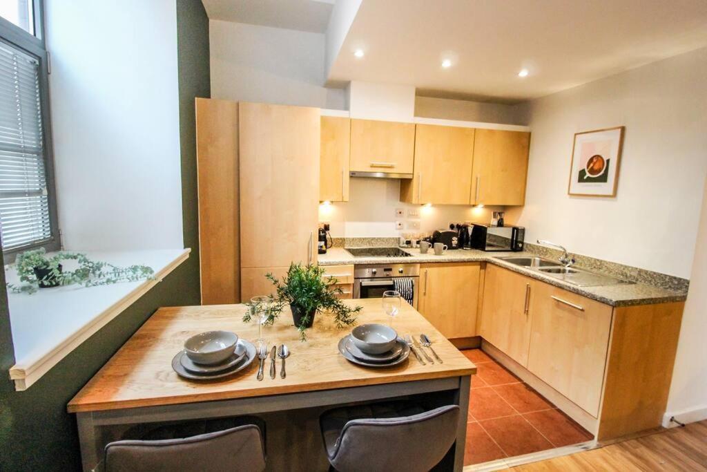 Spacious 2 Bedroom With Free Parking Apartment Nottingham