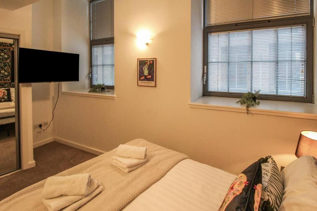 Spacious 2 Bedroom With Free Parking
