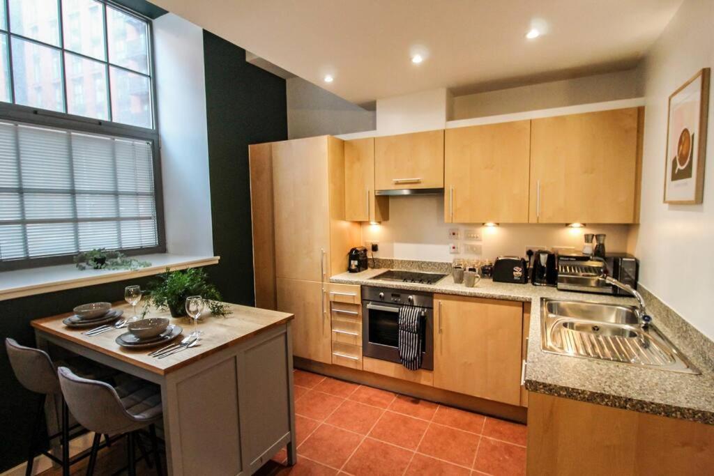 Spacious 2 Bedroom With Free Parking Apartment Nottingham