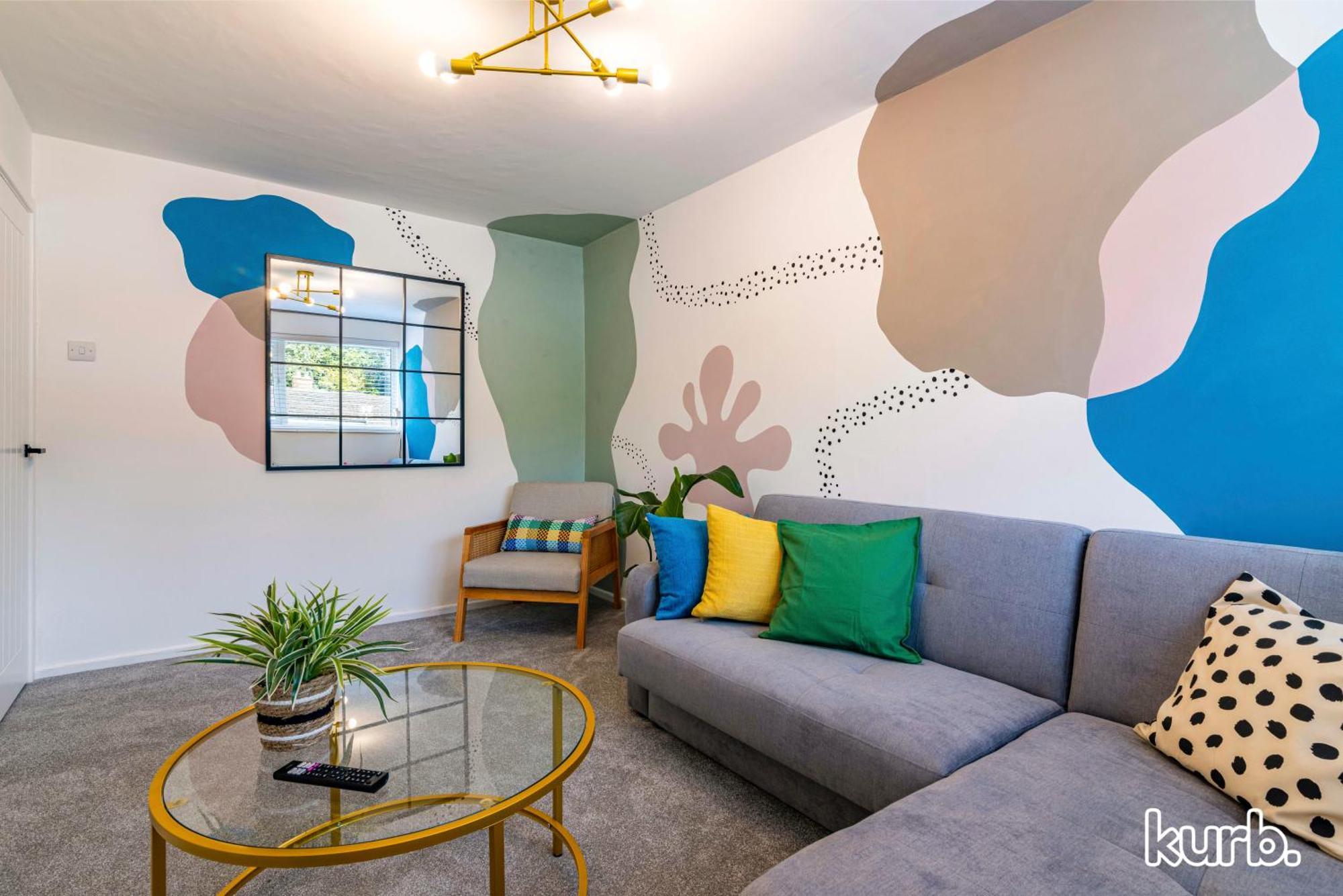 Honeywood House 2 Bed Free Parking Holiday home