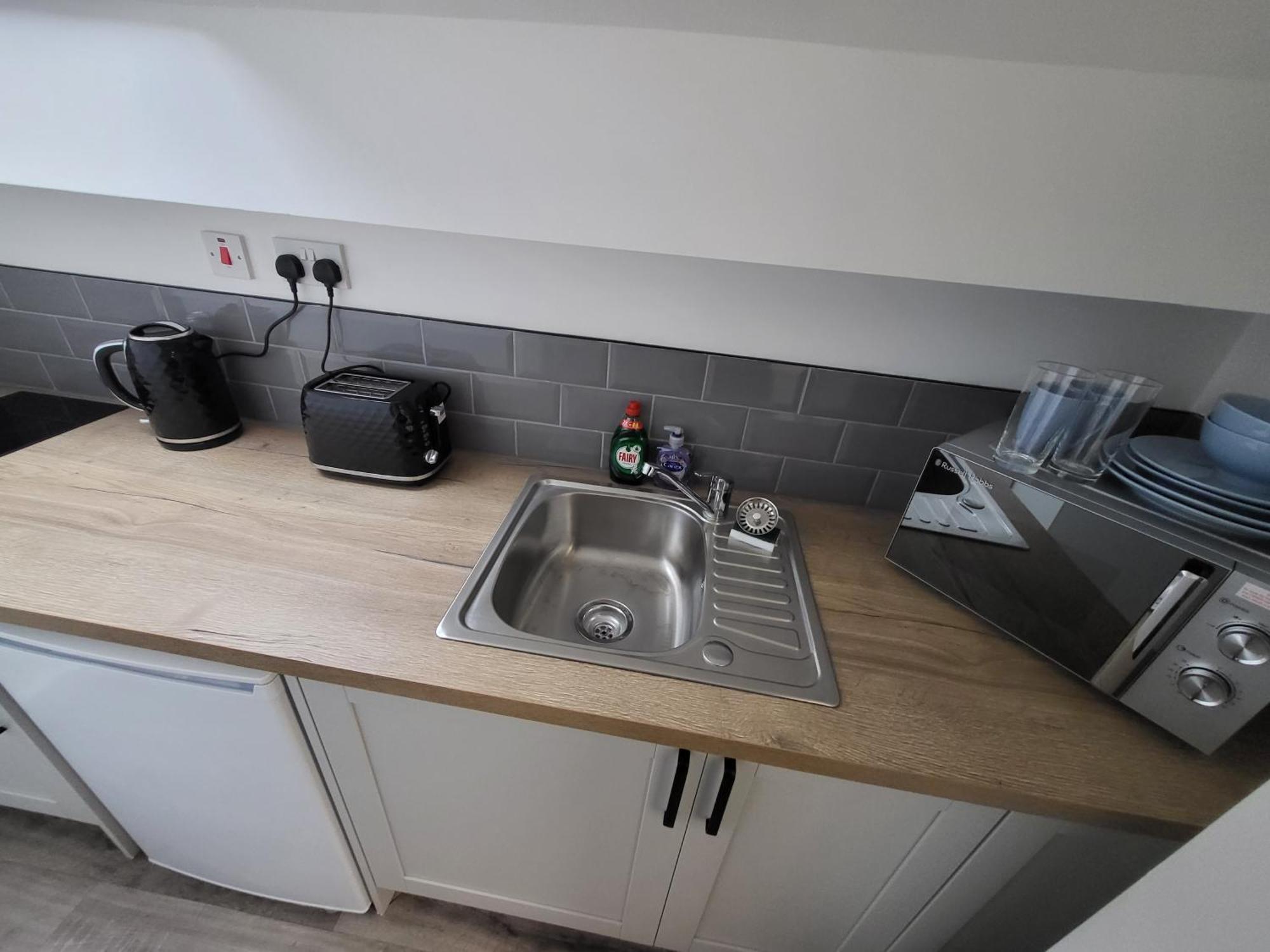 Aparthotel Affordable Comfort On Alfreton Road - Ideal For Savvy Travelers *