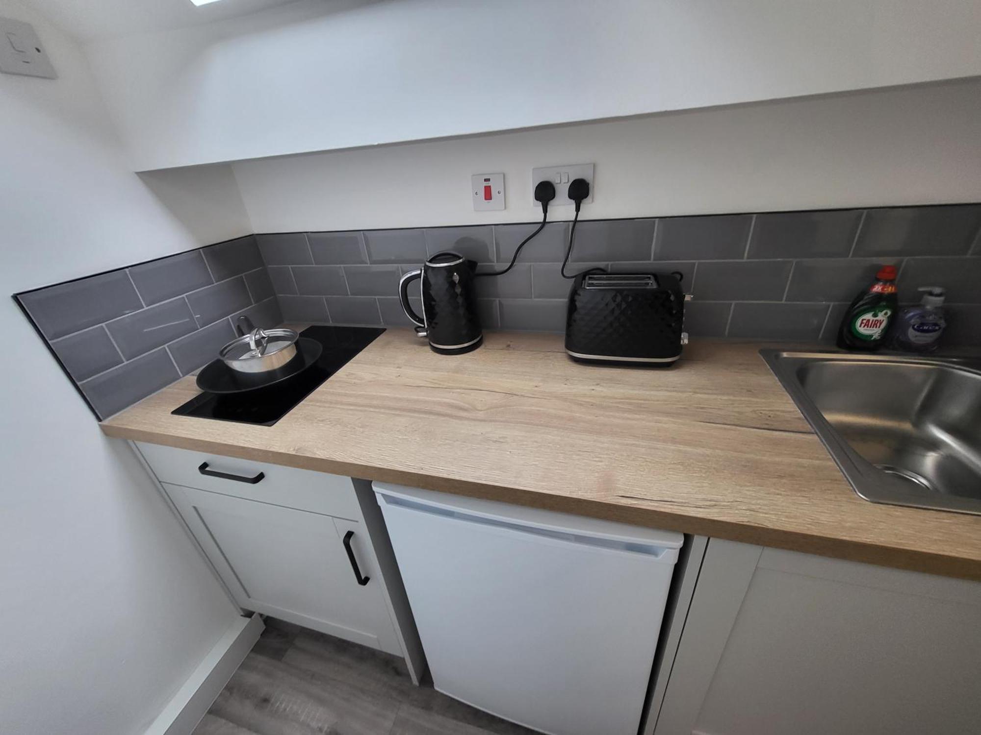Affordable Comfort On Alfreton Road - Ideal For Savvy Travelers *