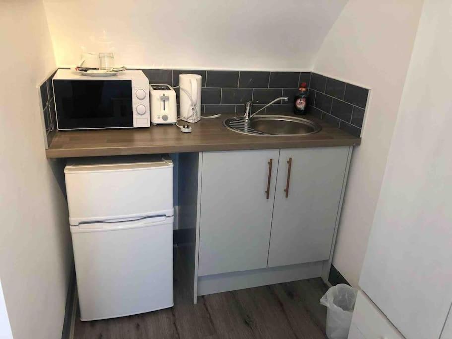 Newly Refurbished Studio, Great Location 8 * Nottingham