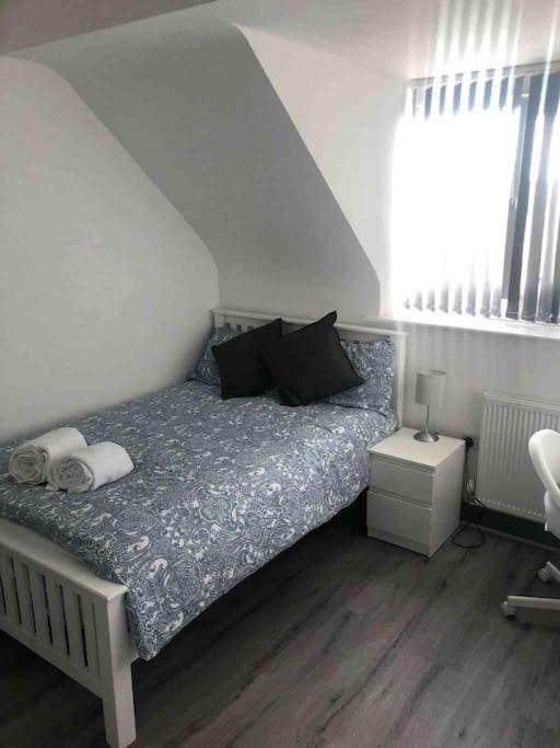 Newly Refurbished Studio, Great Location 8 Aparthotel