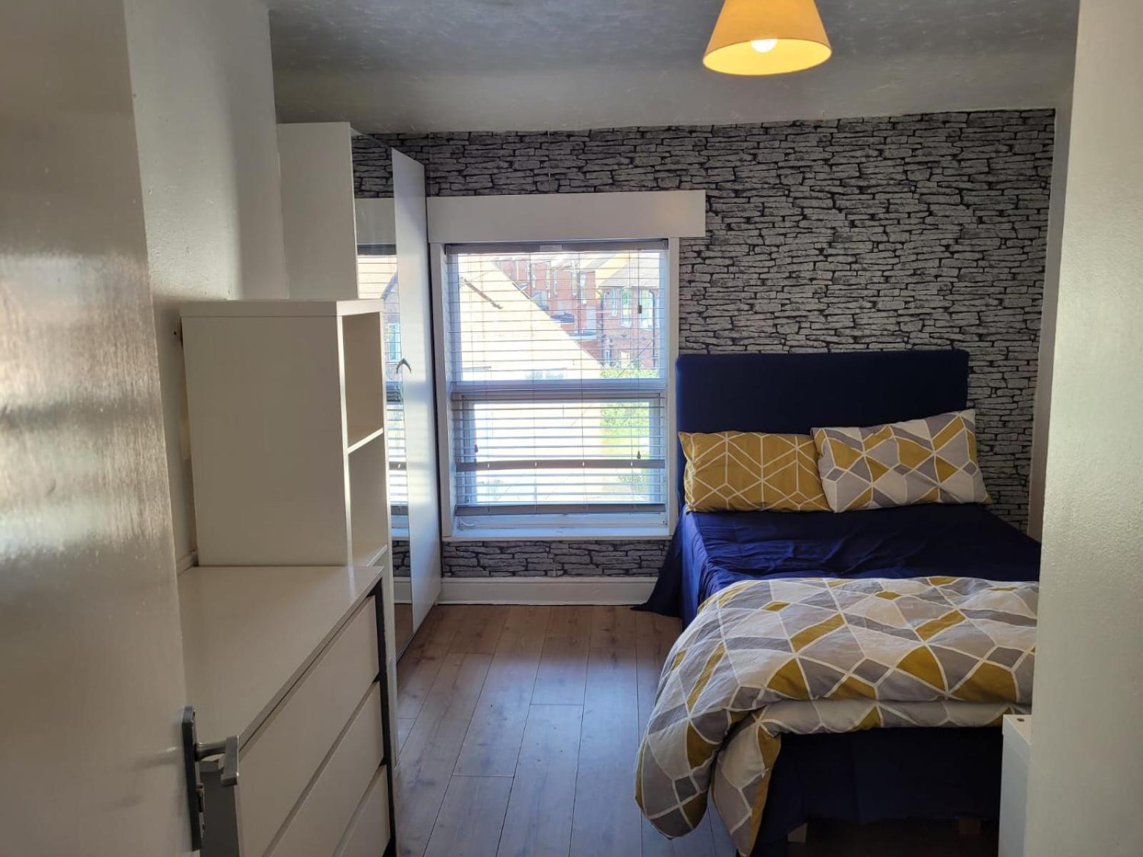 Homestay Single Bedroom Near Qmc *