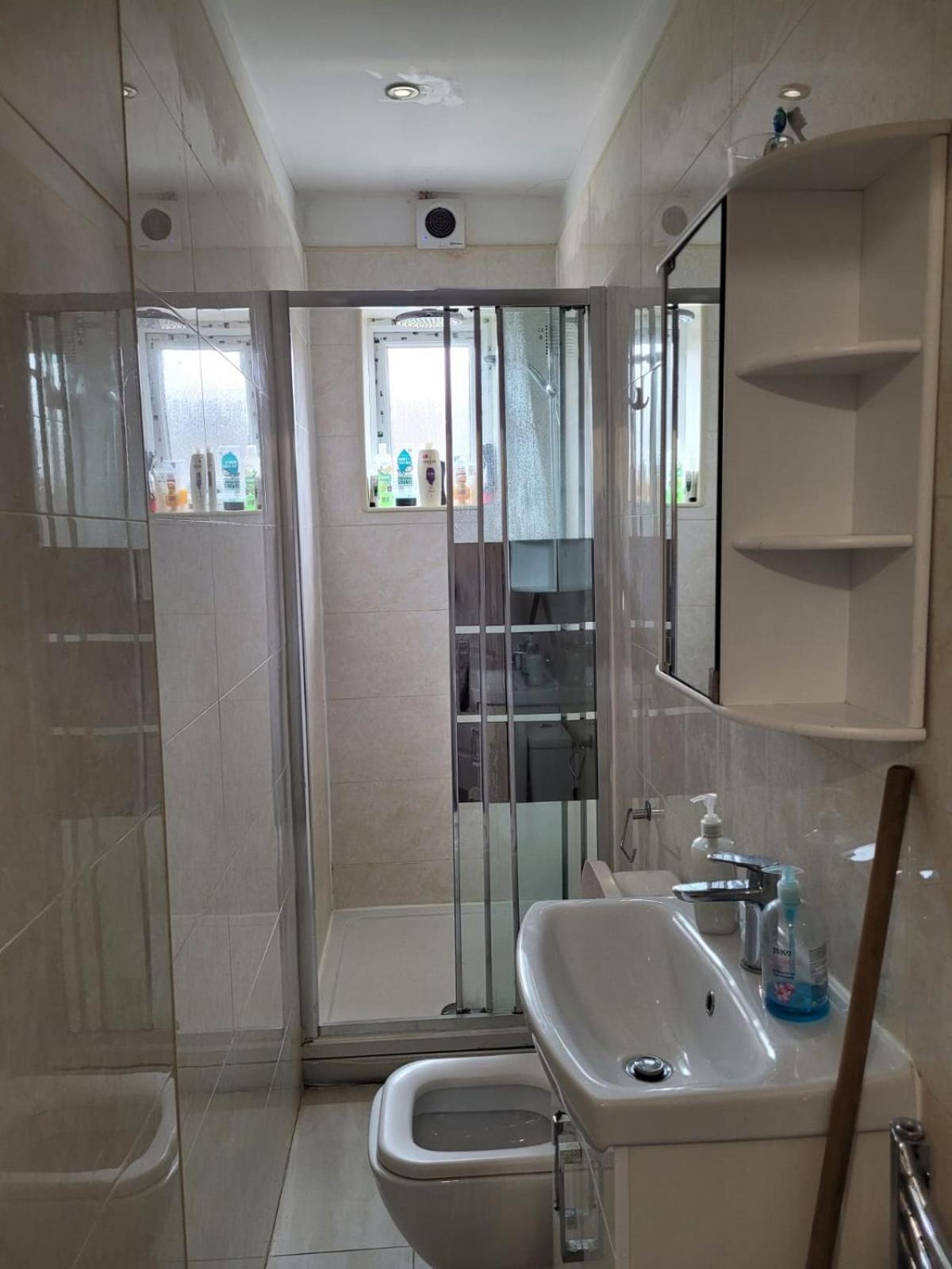 Homestay Single Bedroom Near Qmc