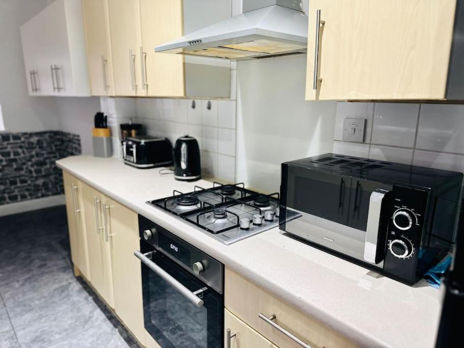 Apartment Cozy 3-bedroom With Free Parking