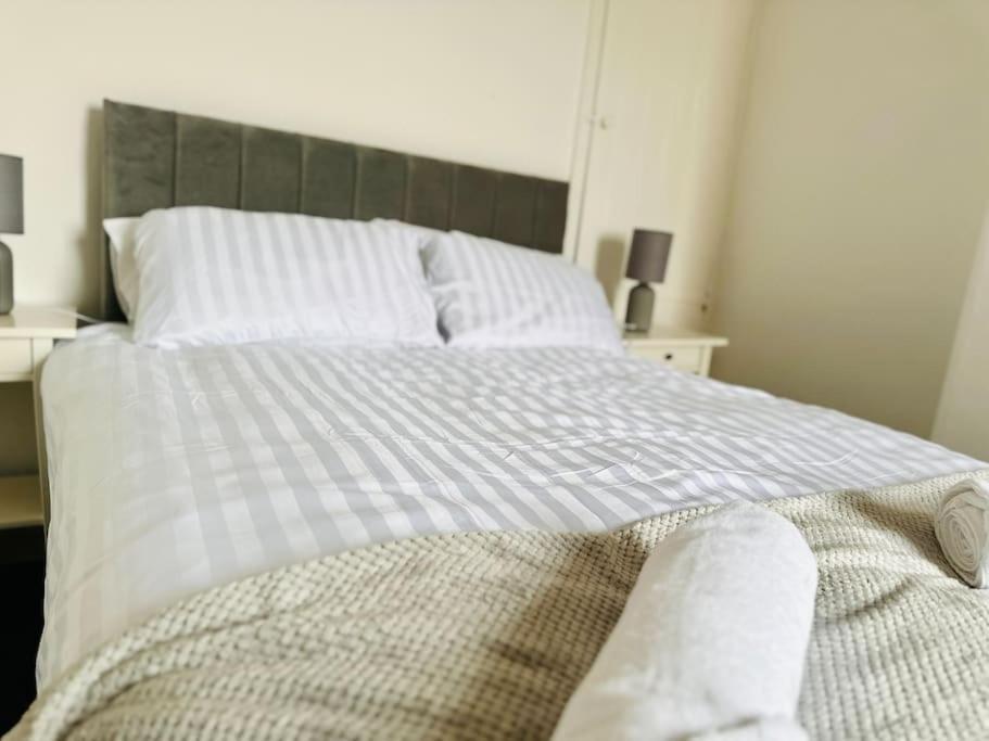 Cozy 3-bedroom With Free Parking *