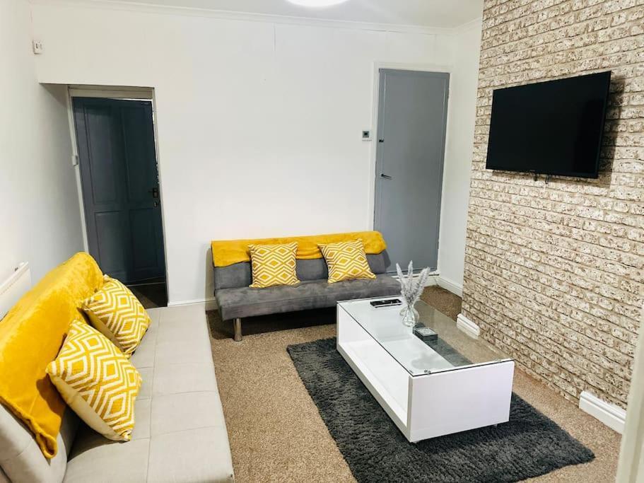 Apartment Cozy 3-bedroom With Free Parking Nottingham