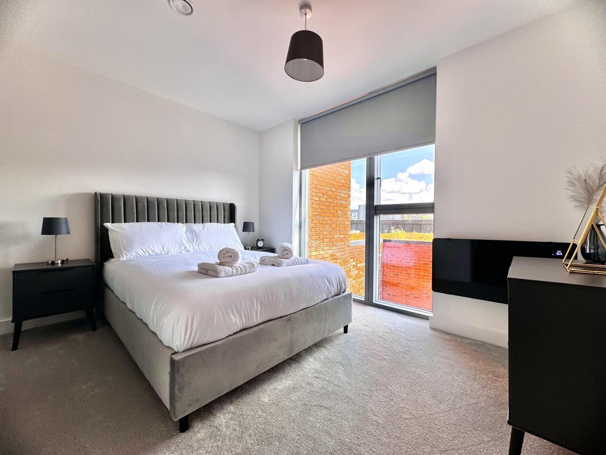 1 Bed Luxe With Balcony And Free Parking Nottingham