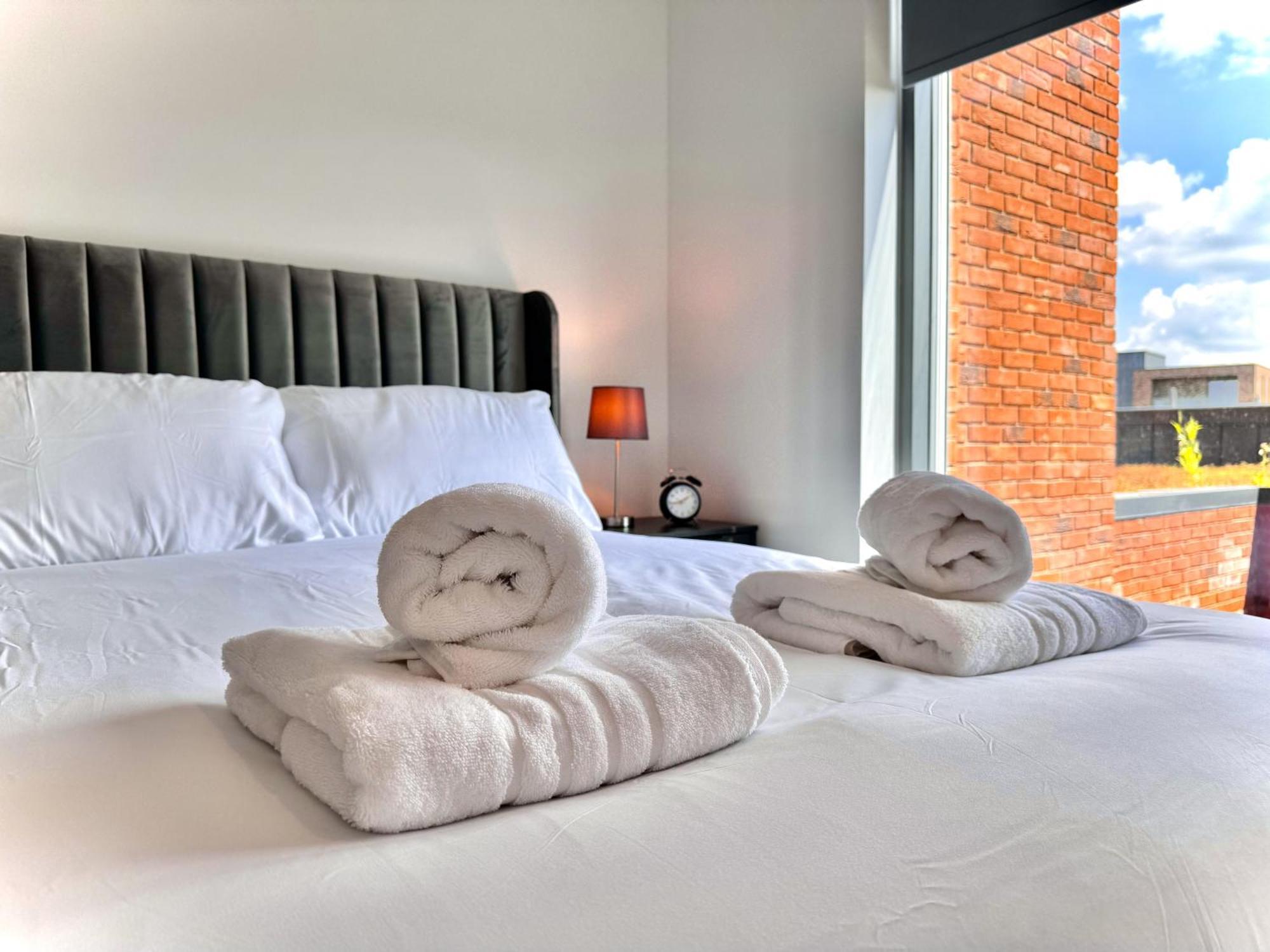 1 Bed Luxe With Balcony And Free Parking Apartment *