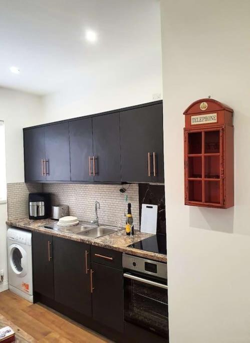 London-themed Stylish , Near Centre Nottingham