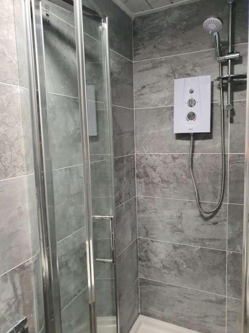 London-themed Stylish , Near Centre Nottingham