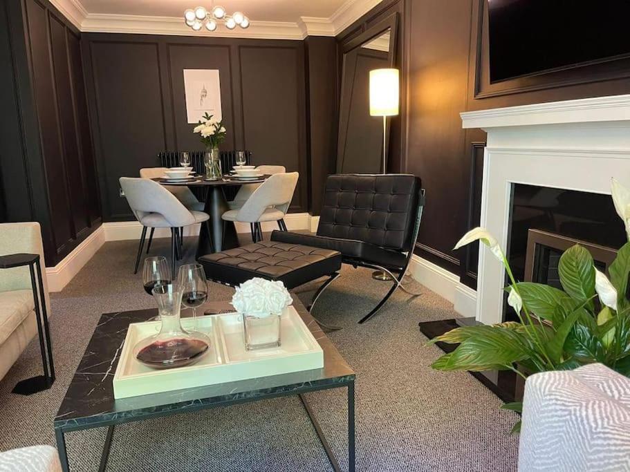 Luxury Duplex - Edwalton Apartment *