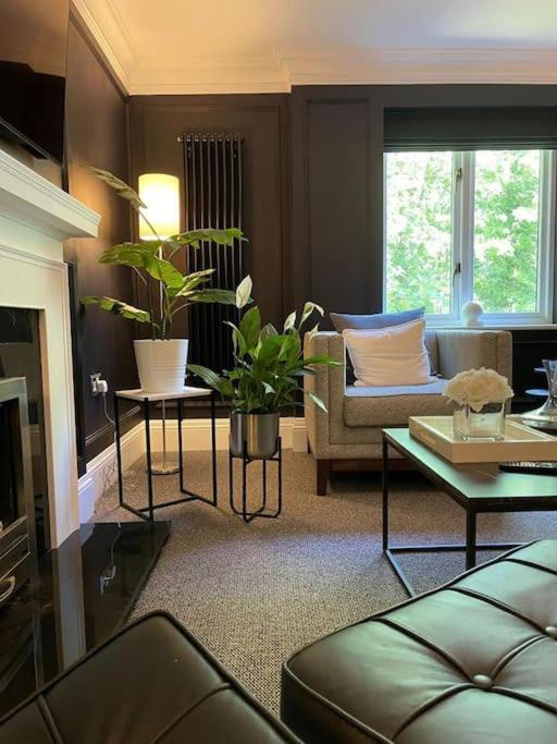 Luxury Duplex - Edwalton Apartment *