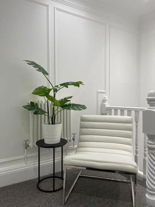 Luxury Duplex - Edwalton Apartment *