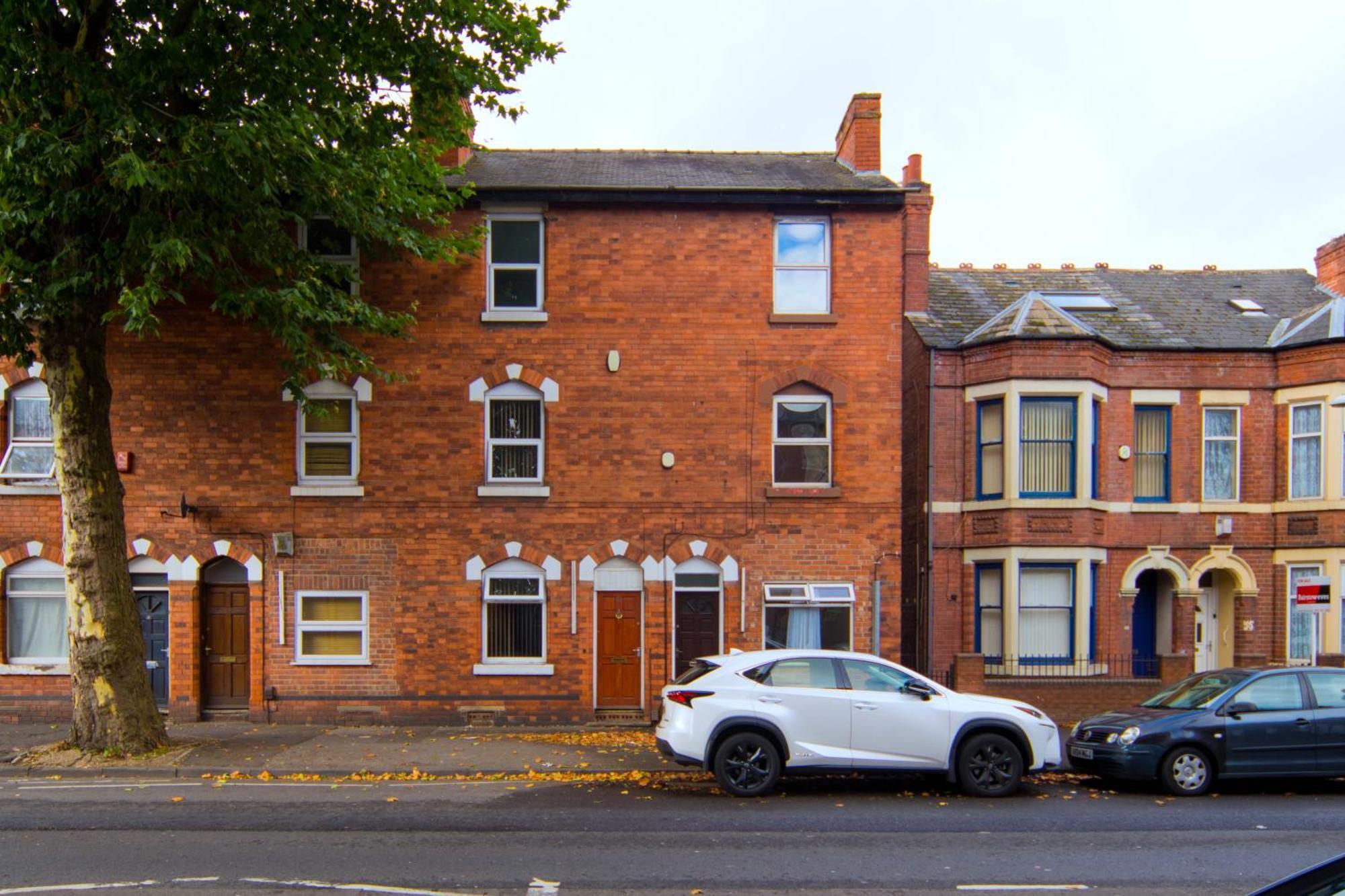 Spacious For 8 Work Trips Or Breaks Parking Holiday home *