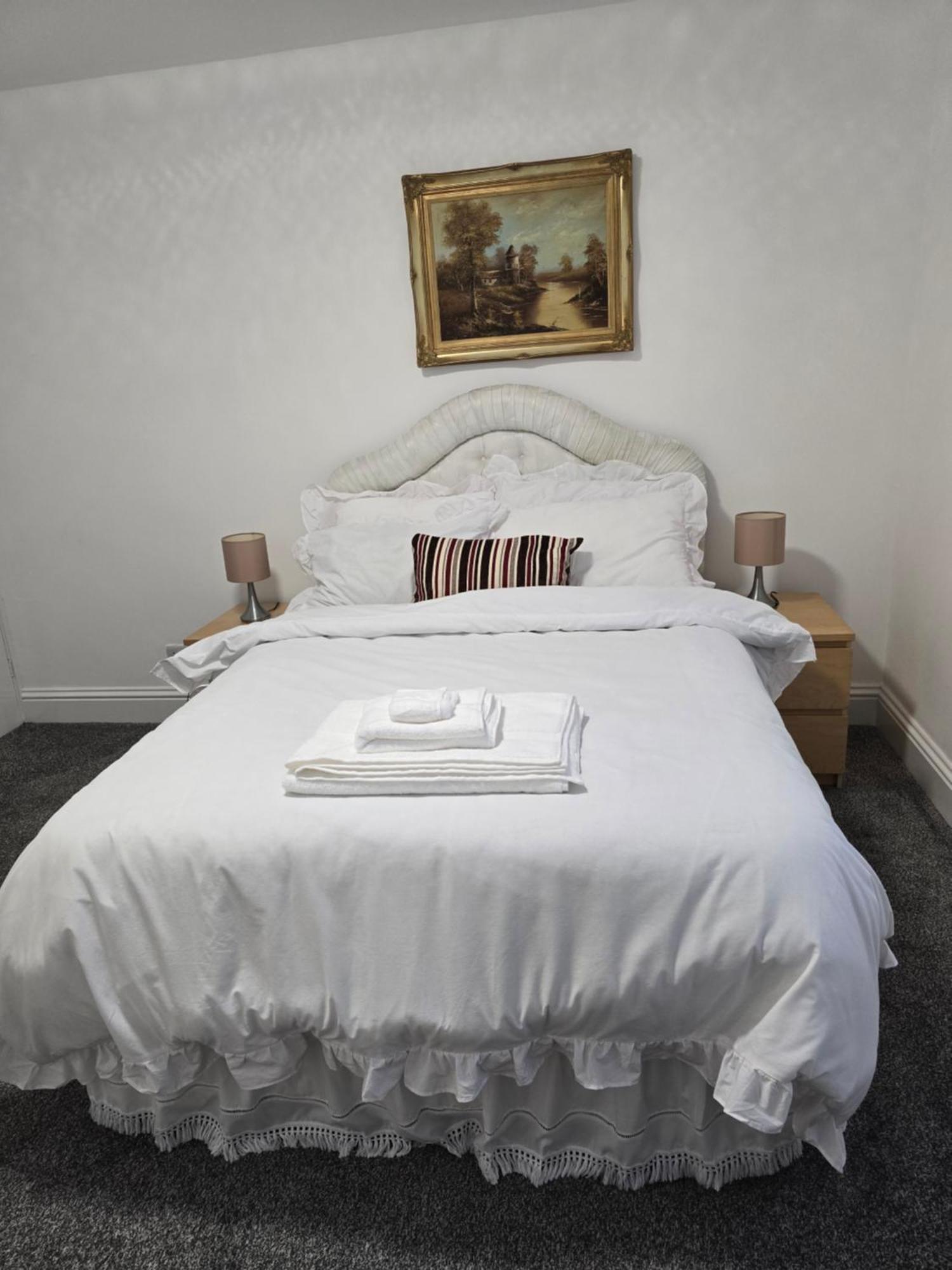Bed & Breakfast Realwood Homes *