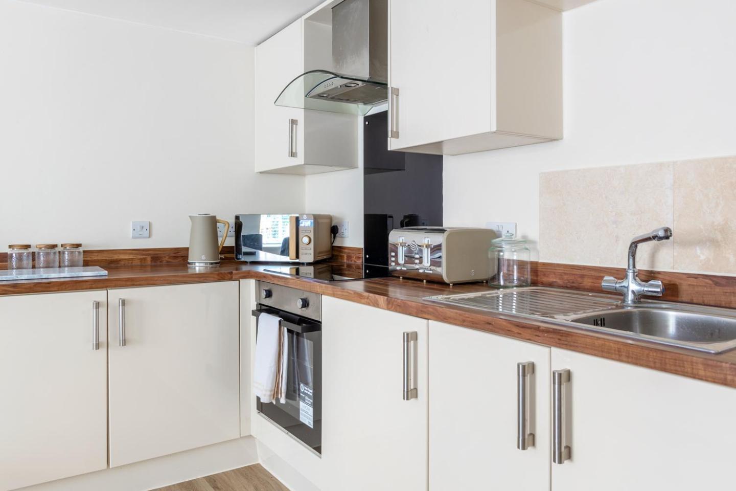 Stylish 3-bed In * Nottingham