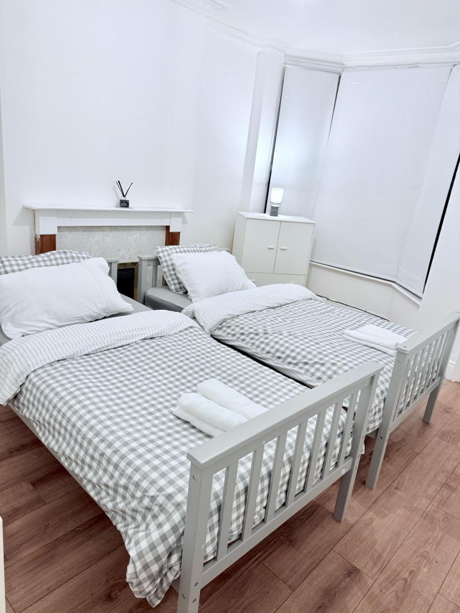 2 Bedroom House Guest house Nottingham