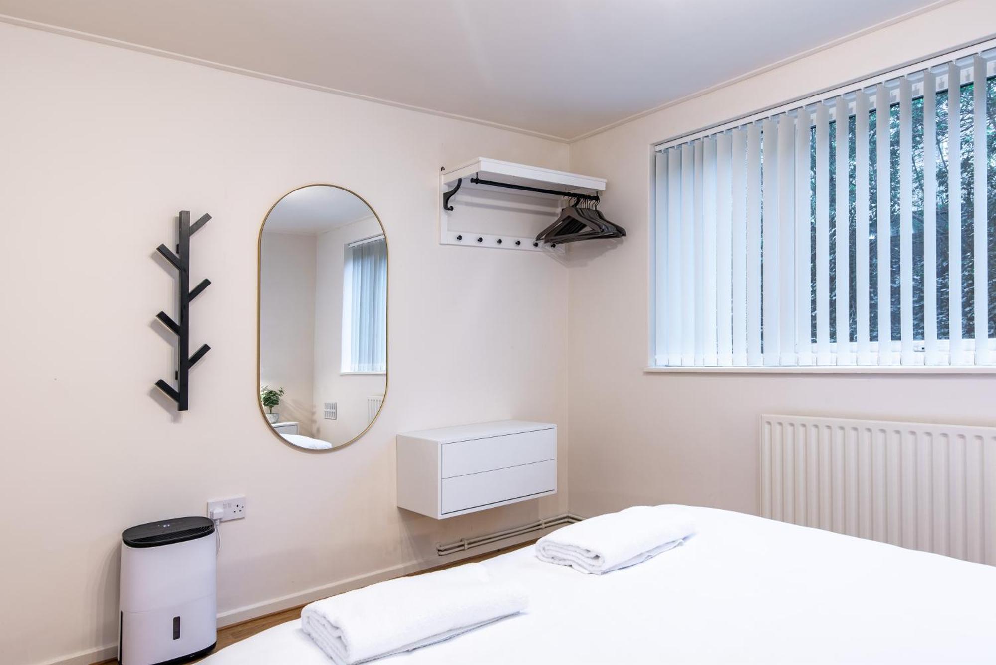 Modern 2 Bed In Location Apartment *