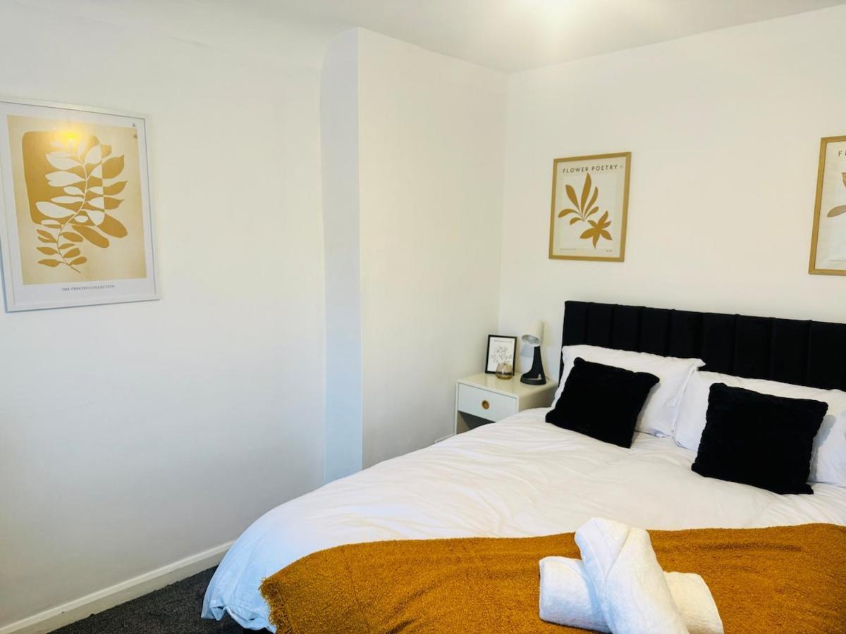 Trendy House 4-bed - Near Hospital, Bulwell, Qmc, City-centre & Transport Links - Prime Location Apartment Nottingham