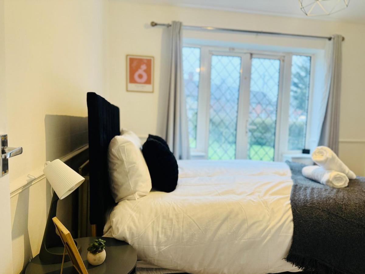 Apartment Trendy House 4-bed - Near Hospital, Bulwell, Qmc, City-centre & Transport Links - Prime Location Nottingham