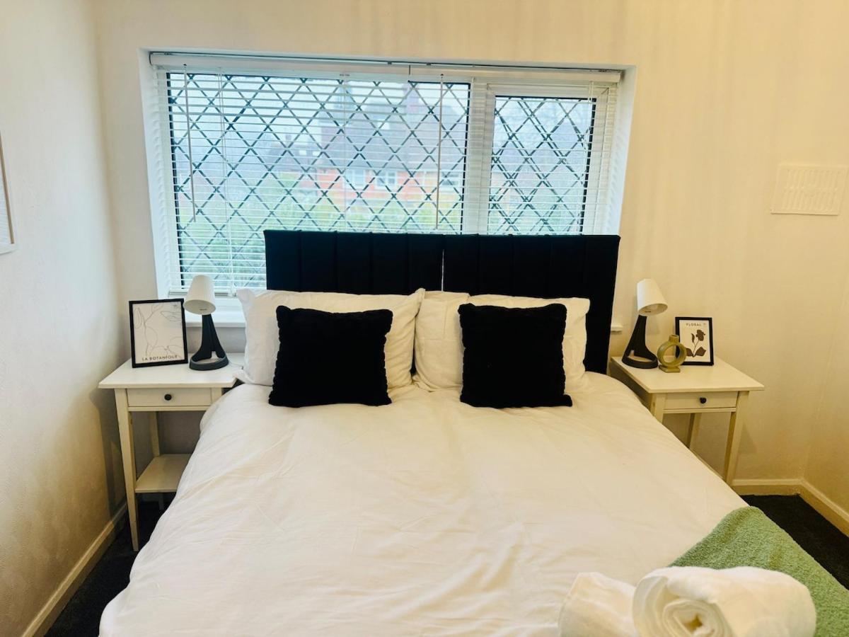 Trendy House 4-bed - Near Hospital, Bulwell, Qmc, City-centre & Transport Links - Prime Location Apartment