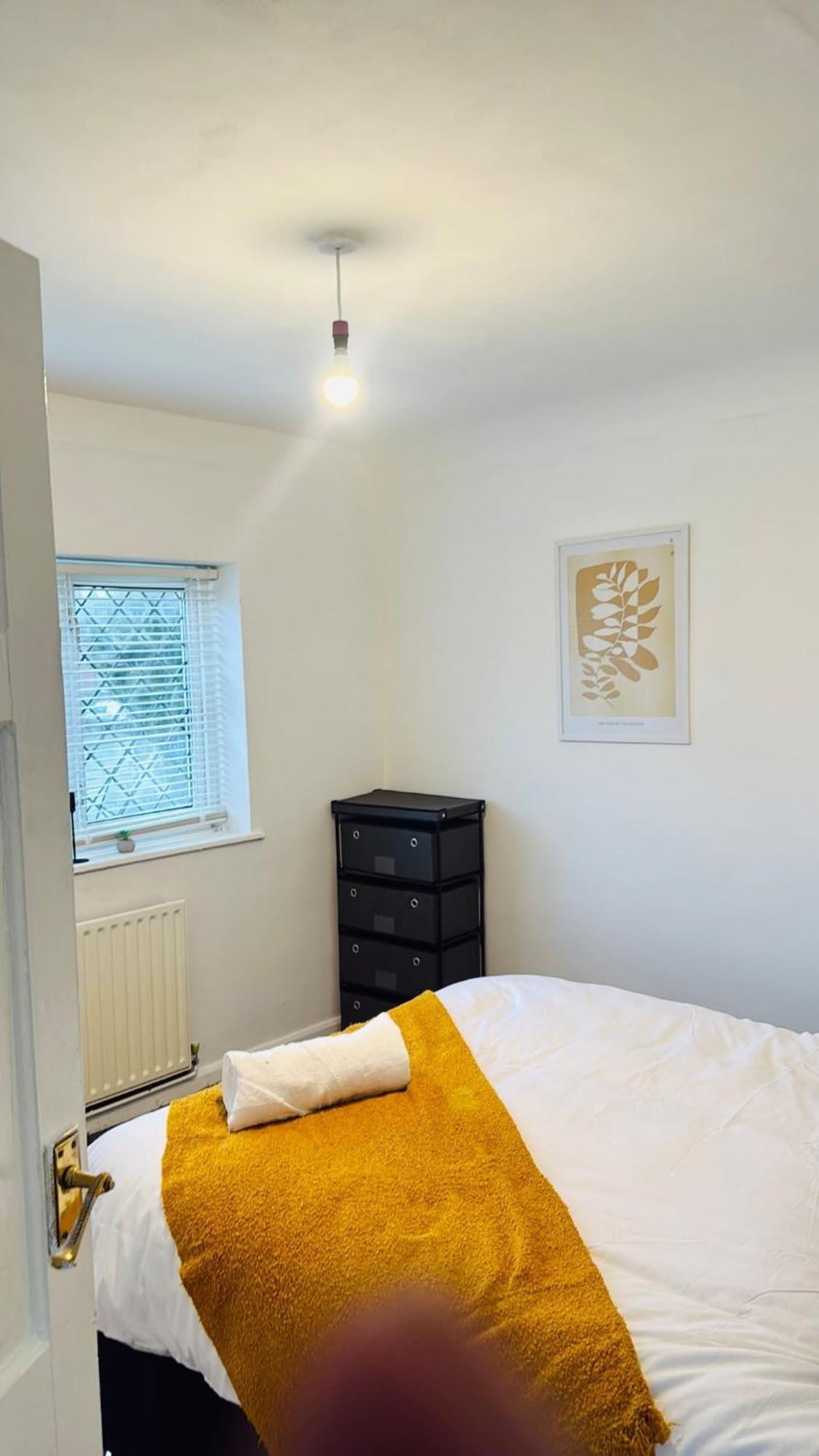 Apartment Trendy House 4-bed - Near Hospital, Bulwell, Qmc, City-centre & Transport Links - Prime Location *