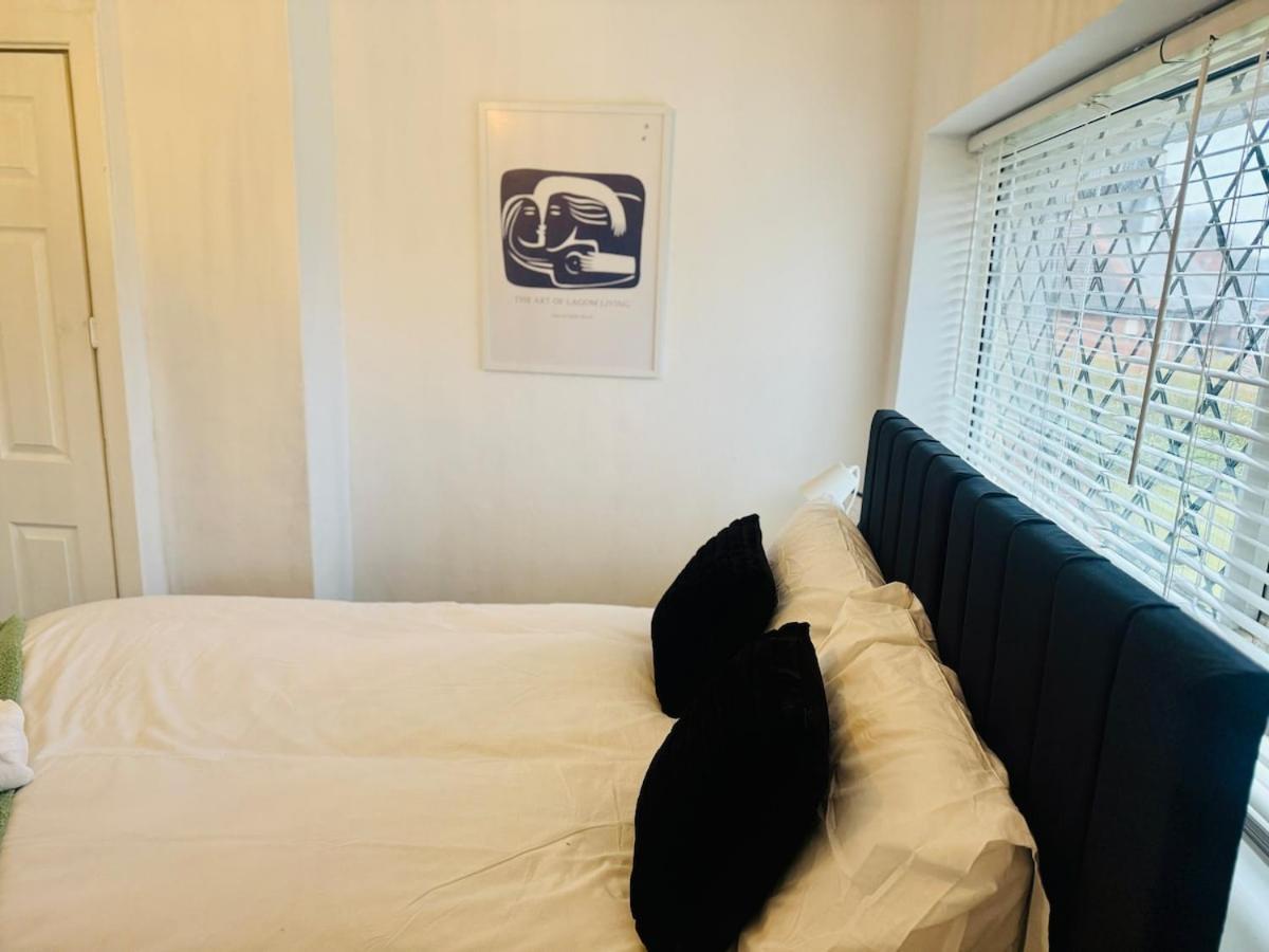 Apartment Trendy House 4-bed - Near Hospital, Bulwell, Qmc, City-centre & Transport Links - Prime Location *