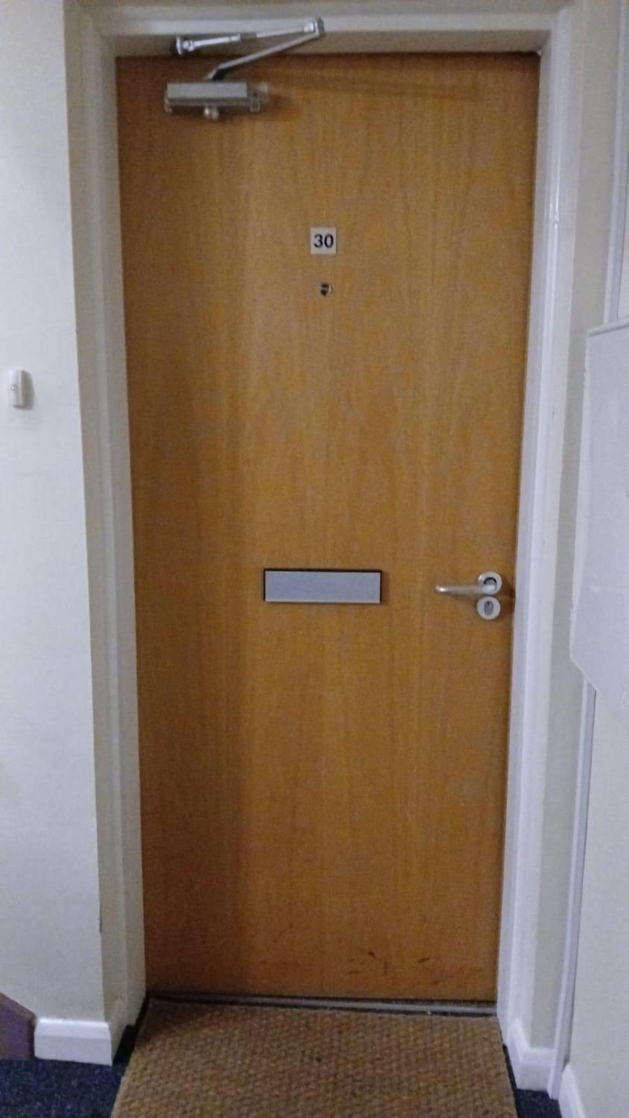 30 Royal Victoria Court Gamble Street 2 Bed Flat