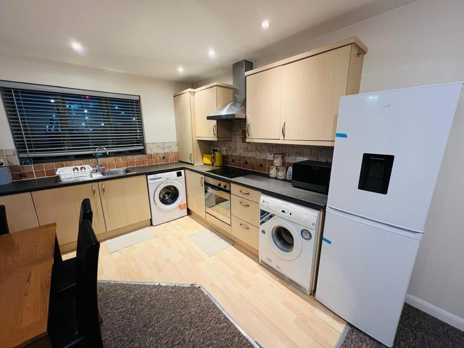 30 Royal Victoria Court Gamble Street 2 Bed Flat Apartment