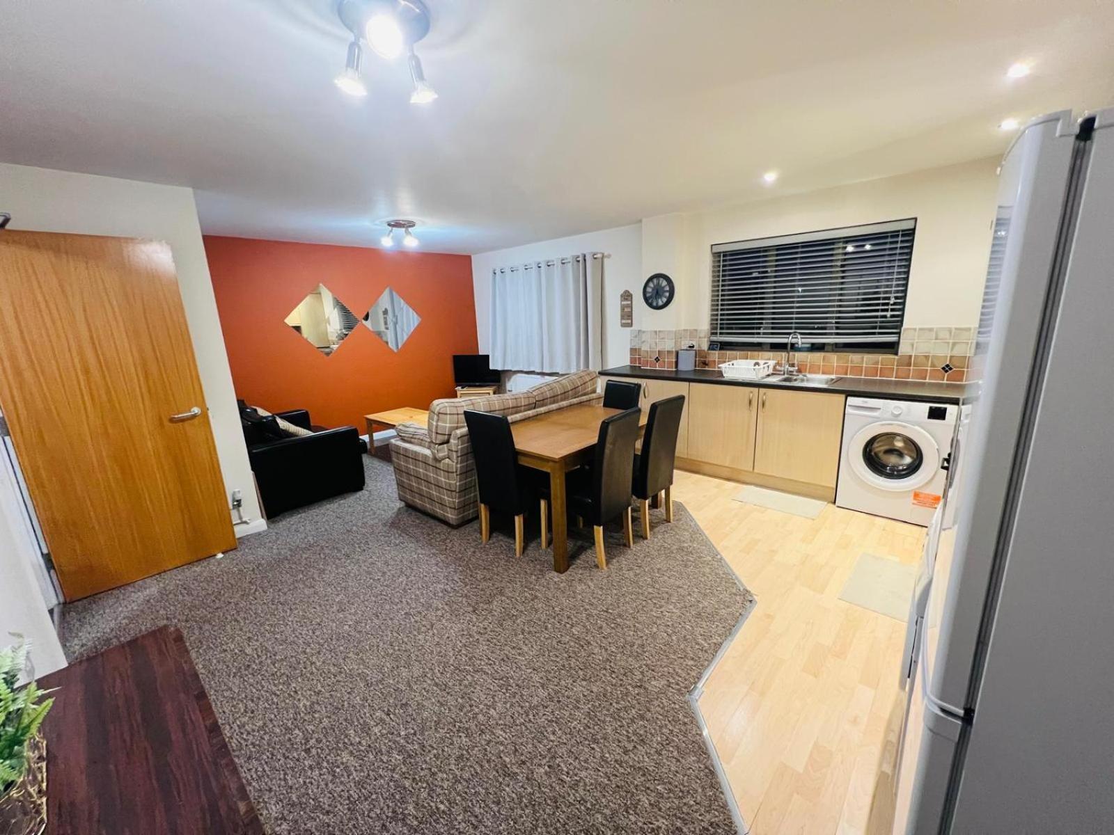 30 Royal Victoria Court Gamble Street 2 Bed Flat Apartment