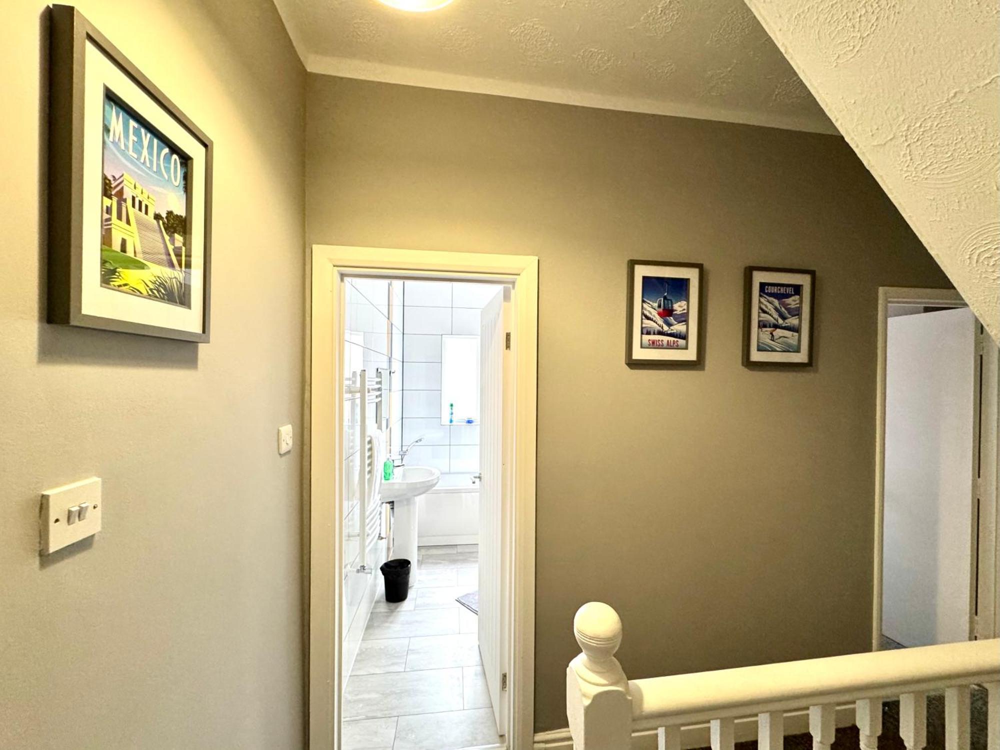 Spacious For 8 Work Trips Or Breaks Parking Nottingham