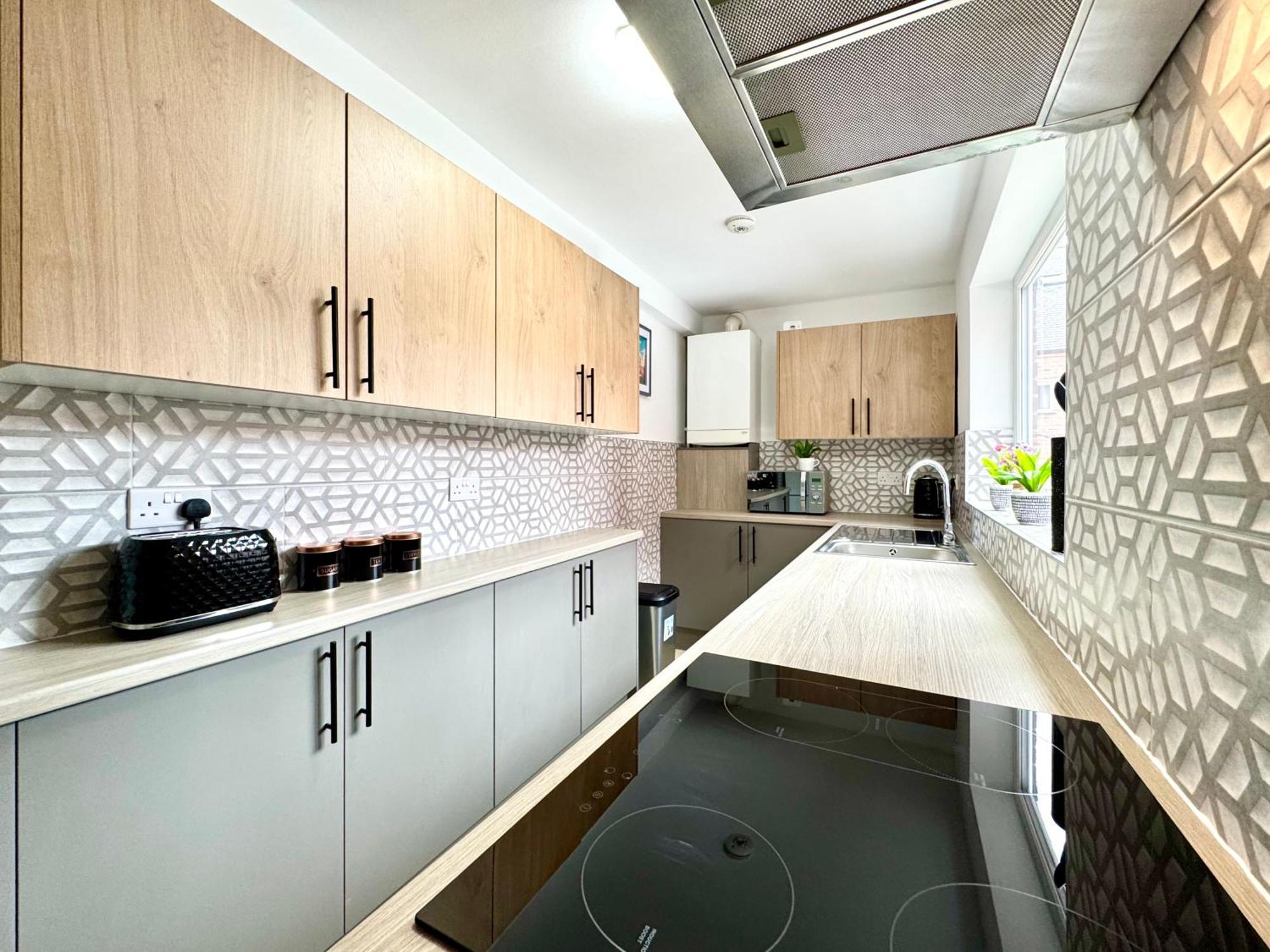 Spacious For 8 Work Trips Or Breaks Parking Holiday home