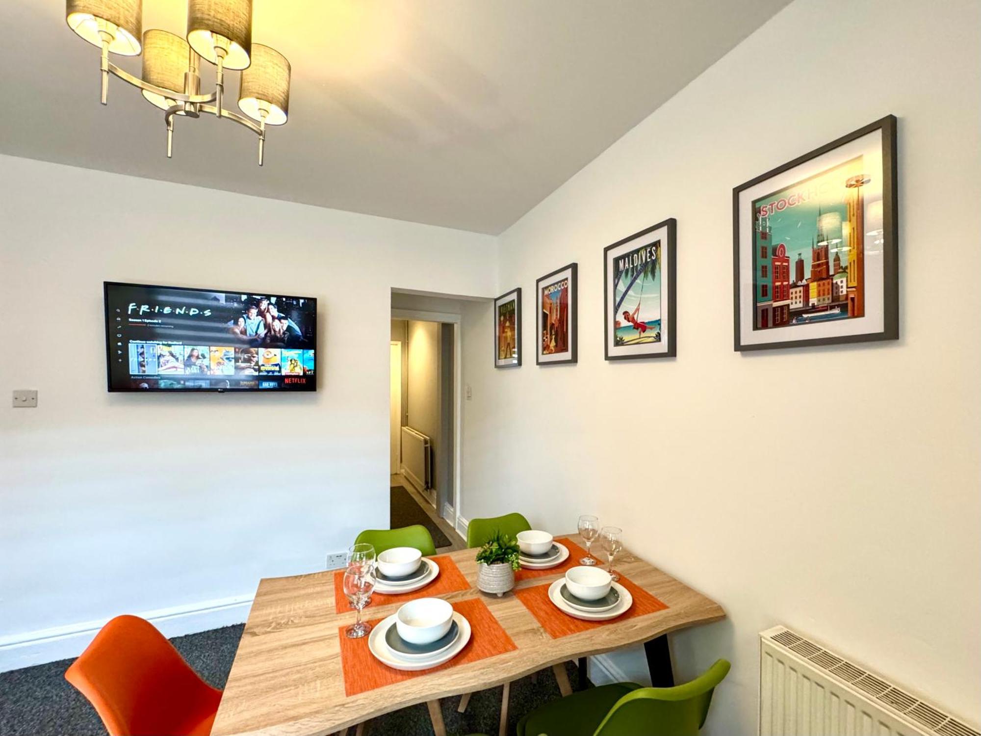 Spacious For 8 Work Trips Or Breaks Parking Nottingham