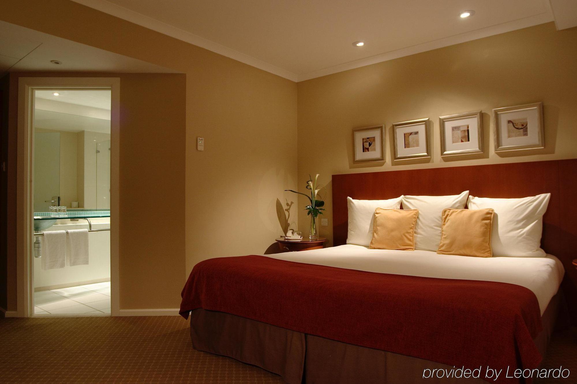 Park Plaza 4*
