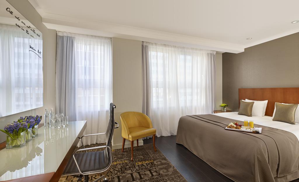 Park Plaza Hotel