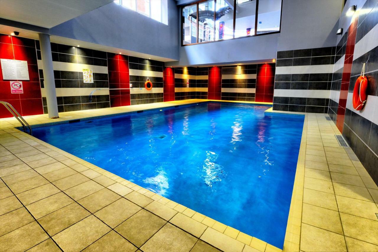 The Orange Haven With Pool, Sauna And Gym