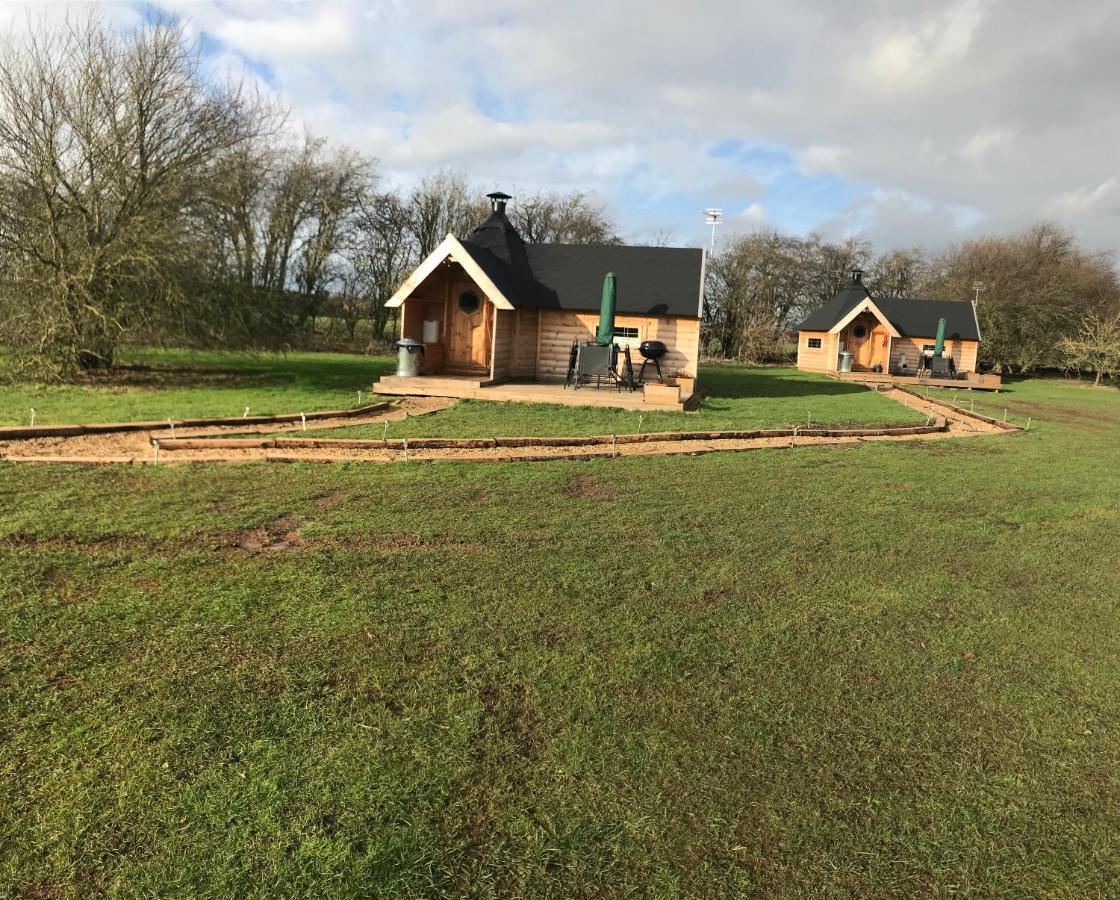 Elton Barn Fishery & Retreat * Nottingham